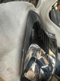 Phare avant gauche Hella Renault Trafic III Opel Vivaro B 260608140R