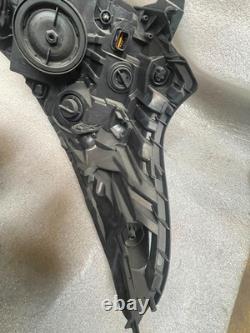 Phare avant gauche Hella Renault Trafic III Opel Vivaro B 260608140R