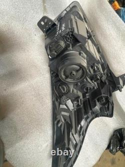 Phare avant gauche Hella Renault Trafic III Opel Vivaro B 260608140R