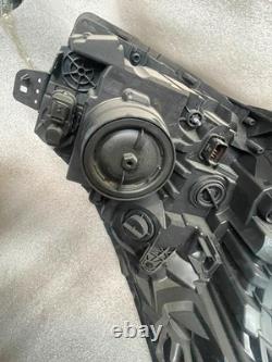 Phare avant gauche Hella Renault Trafic III Opel Vivaro B 260608140R